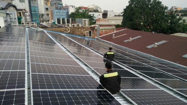 Cung cấp nhân công lắp đặt và O&M cho dự án điện mặt trời