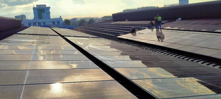 Tư vấn thiết kế điện mặt trời mái nhà cho nhà máy công nghiệp