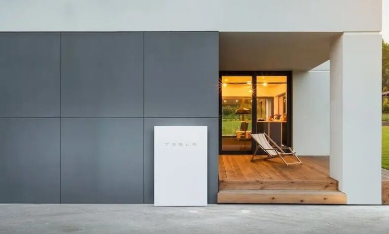 Tesla lại tăng giá lưu trữ pin Powerwall