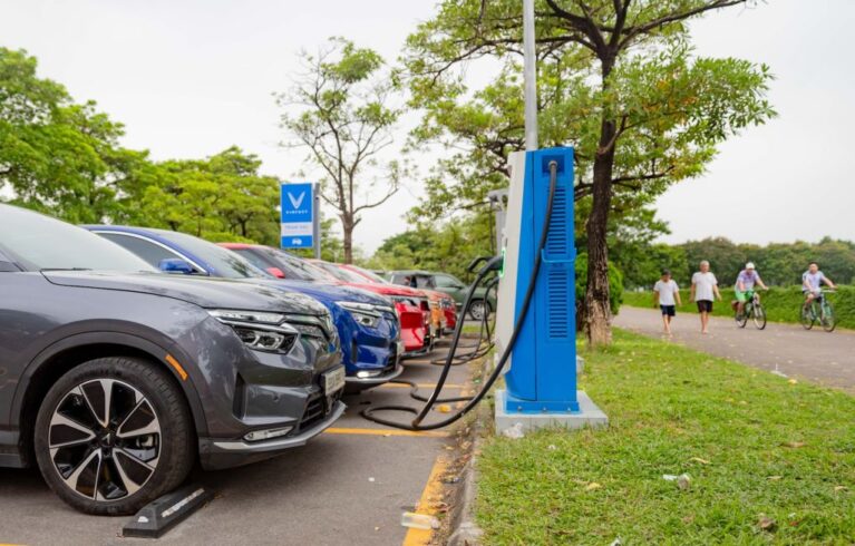 Kinh doanh trạm sạc xe điện: Nghề mới sống khỏe cho nhiều gia đình