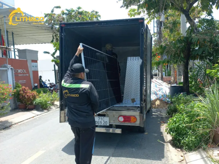 Lắp đặt hoàn thiện hệ thống điện mặt trời có lưu trữ 8.12kWp/5kWh Anh Hải – Hóc Môn, TP.HCM 1 Lắp đặt hoàn thiện hệ thống điện mặt trời có lưu trữ 8.12kWp/5kWh Anh Hải – Hóc Môn, TP.HCM