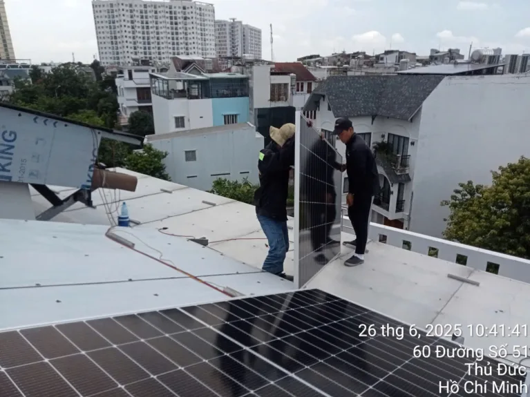Lắp đặt hệ thống điện mặt trời có lưu trữ công suất 10.7kWp/15kWh Anh Tính TP. Thủ Đức, HCM 2 Lắp đặt hệ thống điện mặt trời có lưu trữ công suất 10.7kWp/15kWh Anh Tính TP. Thủ Đức, HCM