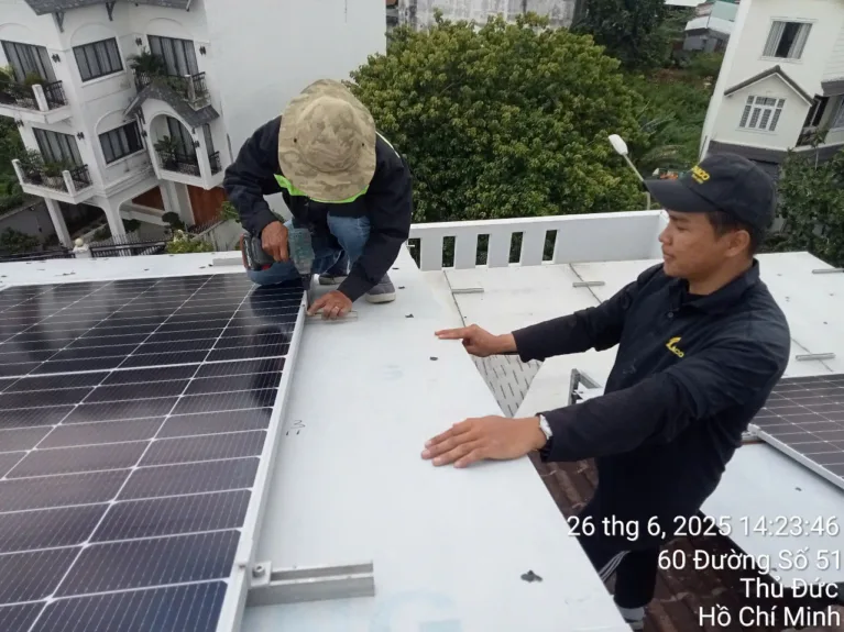 Lắp đặt hệ thống điện mặt trời có lưu trữ công suất 10.7kWp/15kWh Anh Tính TP. Thủ Đức, HCM 3 Lắp đặt hệ thống điện mặt trời có lưu trữ công suất 10.7kWp/15kWh Anh Tính TP. Thủ Đức, HCM