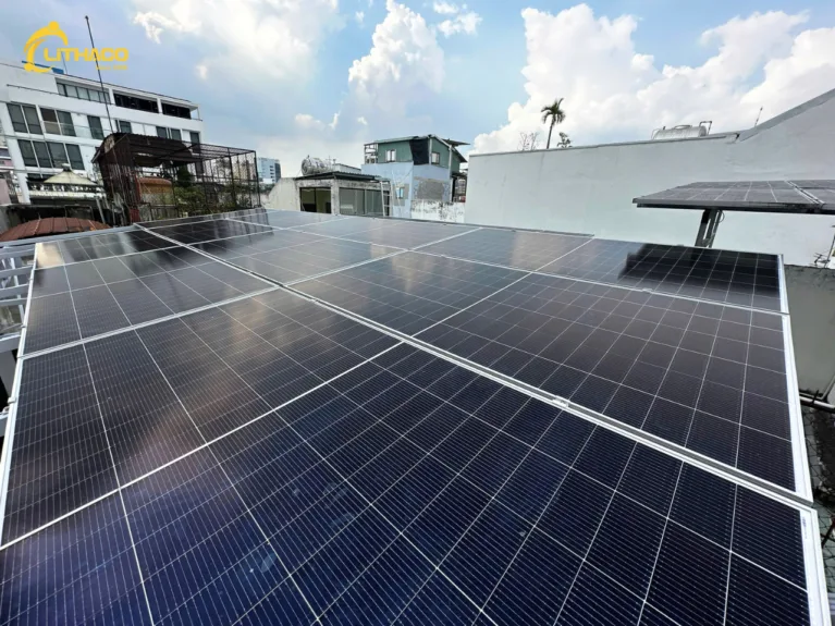 Lắp đặt hoàn thiện hệ thống điện mặt trời có lưu trữ 5.8kWp/5kWh Anh Lễ tại Quận 1 - HCM 1 Lắp đặt hoàn thiện hệ thống điện mặt trời có lưu trữ 5.8kWp/5kWh Anh Lễ tại Quận 1 - HCM