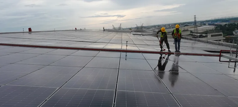 Giải pháp lắp đặt điện mặt trời cho chợ và trung tâm thương mại
