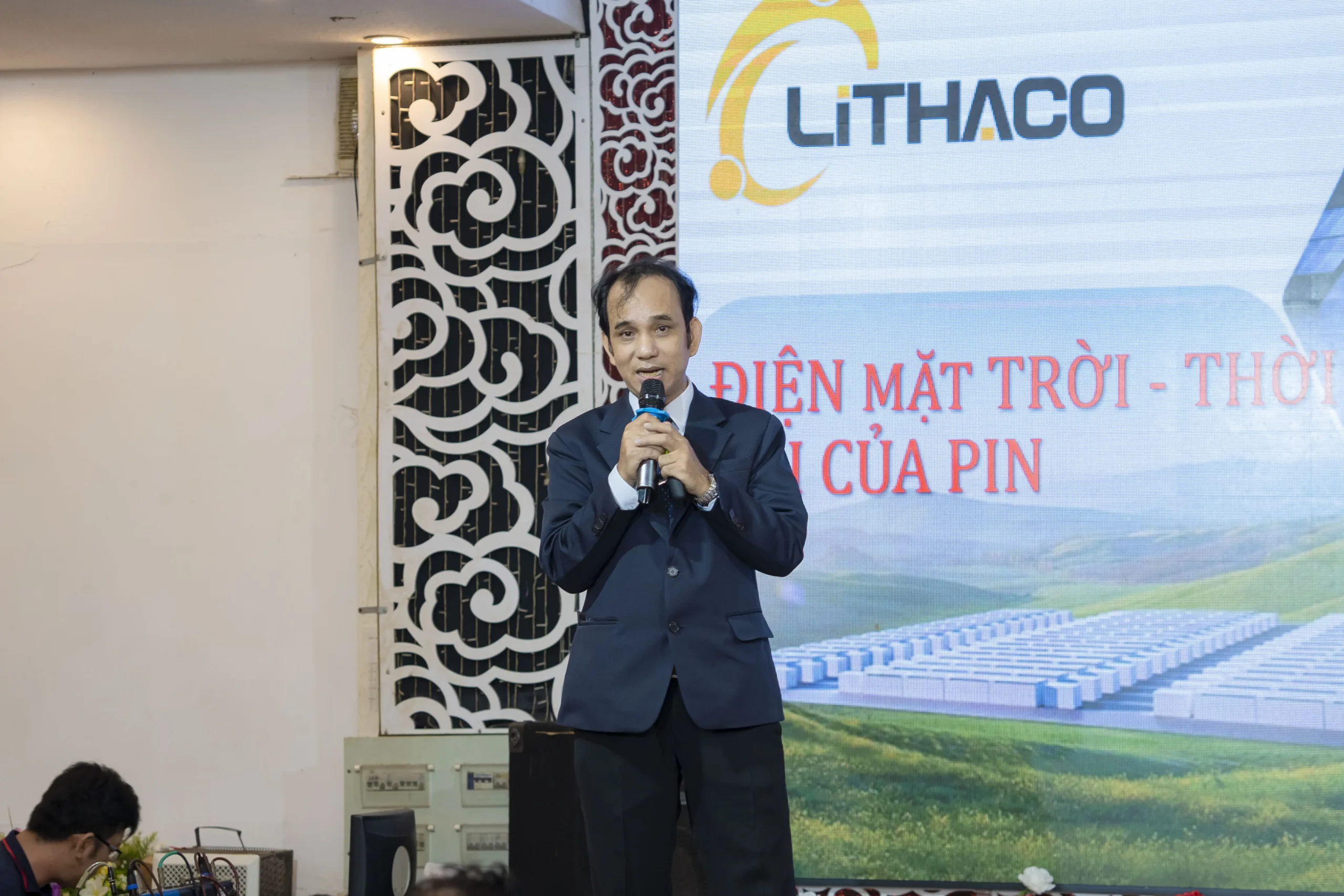 Hướng đến việc sử dụng điện mặt trời mái nhà 1