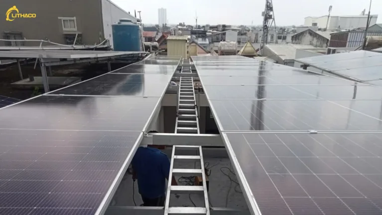 LITHACO hoàn thiện hệ thống điện mặt trời 12.285kWp/10kW – 1 pha chị Tuyết tại Quận 8, TP.HCM