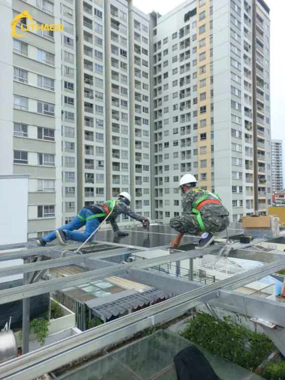 LITHACO hoàn thiện hệ thống điện mặt trời có lưu trữ 13.92kWp/2x5kW/10kWh cho Anh Hùng tại phường Tân Sơn Hòa, TP.HCM
