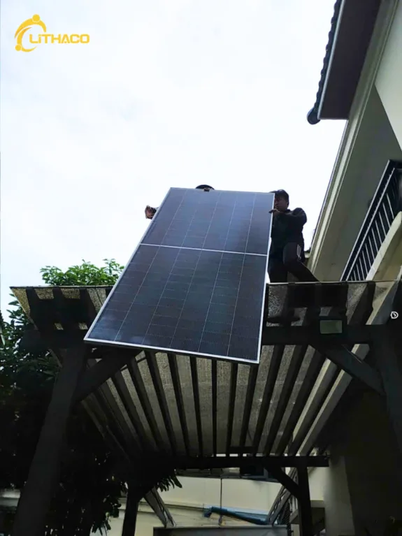 LITHACO hoàn thiện hệ thống điện mặt trời có lưu trữ 6.96kWp/6kW/10.24kWh chị Phúc tại Quận 12, TP.HCM