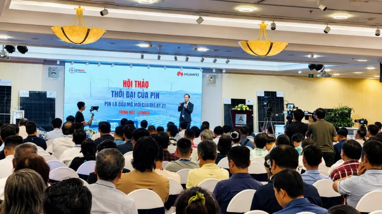 “Thời đại của Pin” chính thức được định hình: Doanh nghiệp chuyển từ tiêu thụ sang làm chủ năng lượng 5 “Thời đại của Pin” chính thức được định hình: Doanh nghiệp chuyển từ tiêu thụ sang làm chủ năng lượng