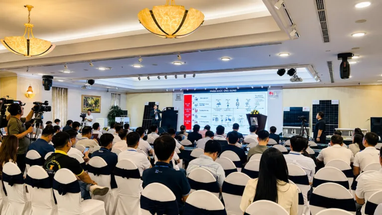 “Thời đại của Pin” chính thức được định hình: Doanh nghiệp chuyển từ tiêu thụ sang làm chủ năng lượng 6 “Thời đại của Pin” chính thức được định hình: Doanh nghiệp chuyển từ tiêu thụ sang làm chủ năng lượng